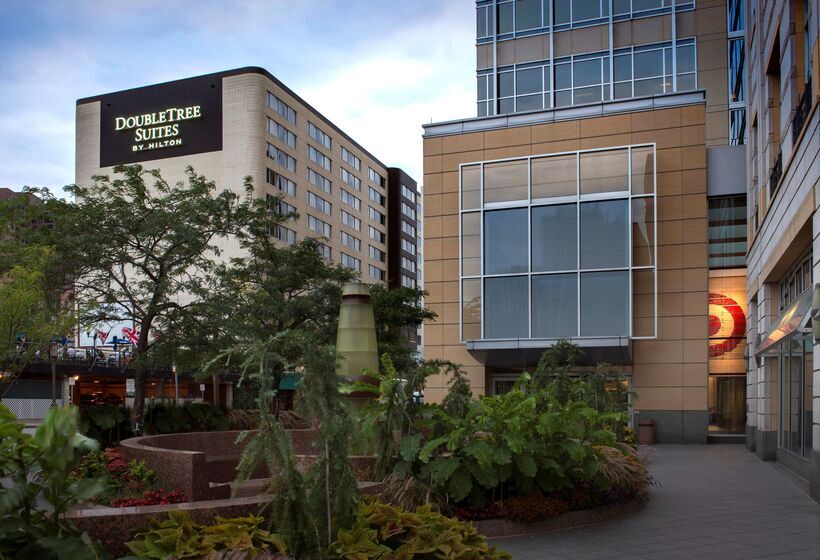 호텔 Doubletree Suites By Hilton Minneapolis Downtown