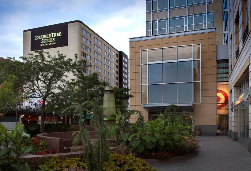호텔 Doubletree Suites By Hilton Minneapolis Downtown