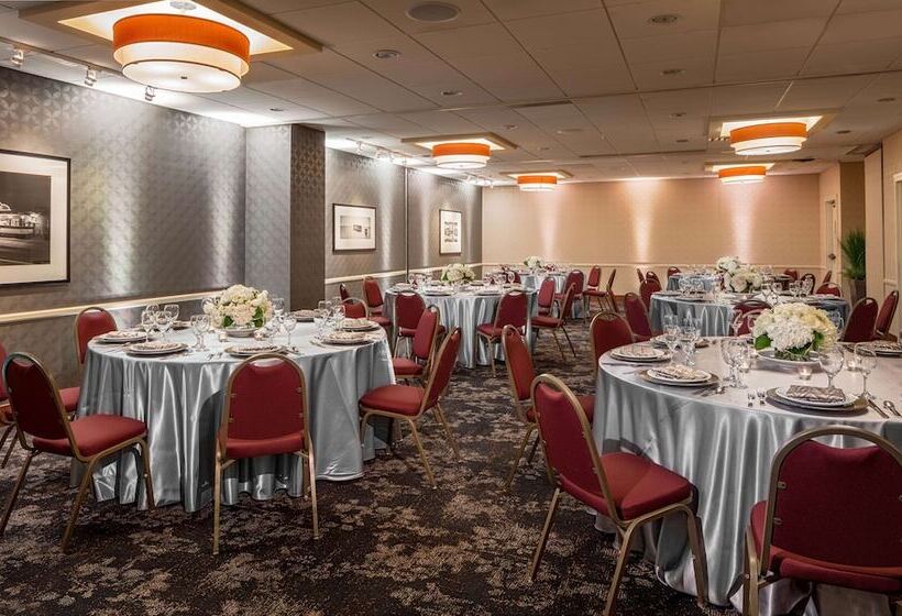 호텔 Doubletree Suites By Hilton Minneapolis Downtown