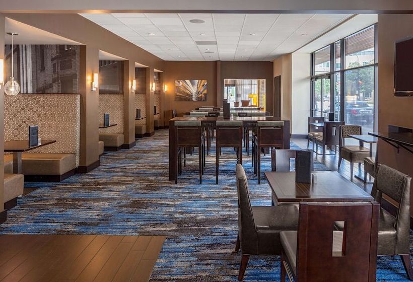 호텔 Doubletree Suites By Hilton Minneapolis Downtown