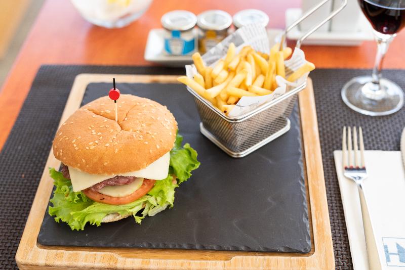 Отель Eurostars San Lazaro