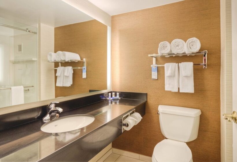 فندق Fairfield Inn & Suites By Marriott Winston Salem Downtown