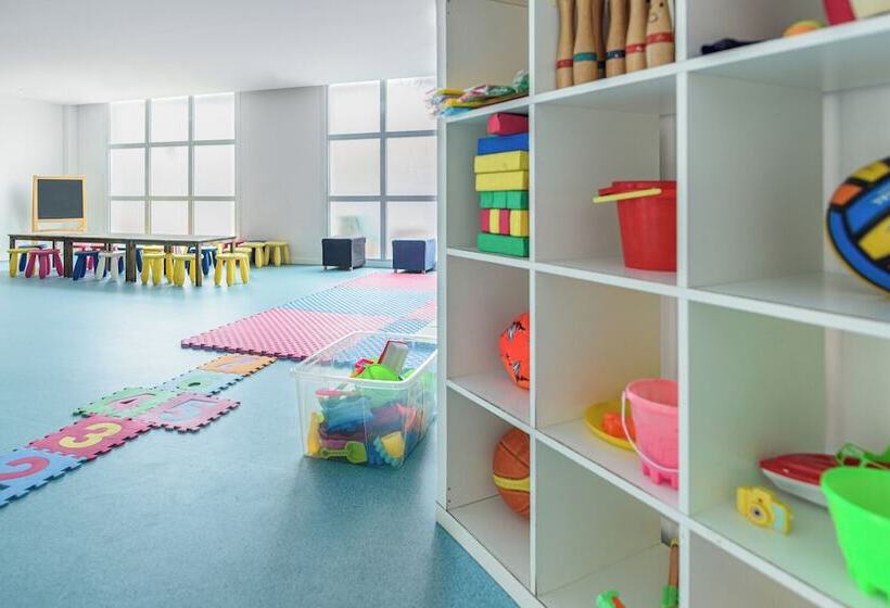 هتل Fergus Club Palmanova Park