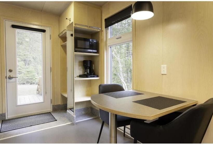 בית מלון כפרי Gite Du Montalbert Sepaq