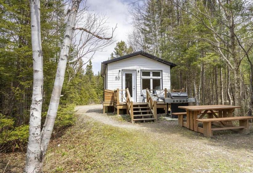 בית מלון כפרי Gite Du Montalbert Sepaq