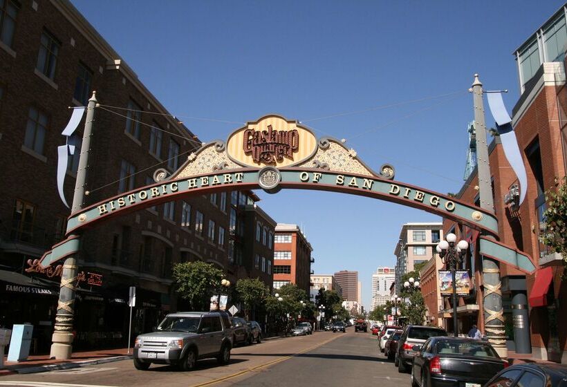 בית מלון כפרי Hampton Inn San Diego Downtown