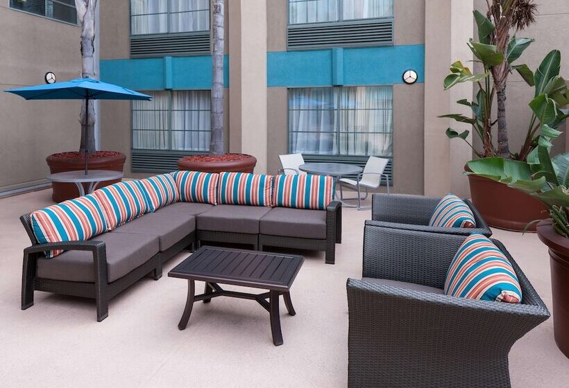 בית מלון כפרי Hampton Inn San Diego Downtown