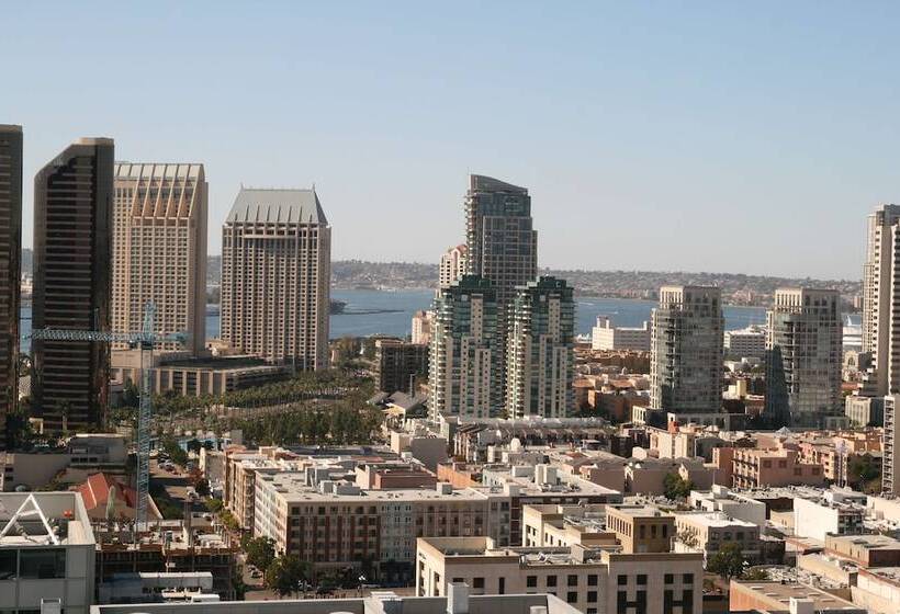 هتل Hampton Inn San Diego Downtown