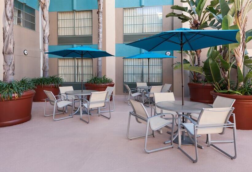 هتل Hampton Inn San Diego Downtown