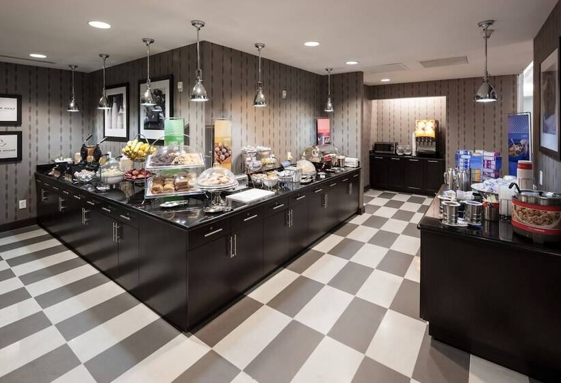 בית מלון כפרי Hampton Inn San Diego Downtown