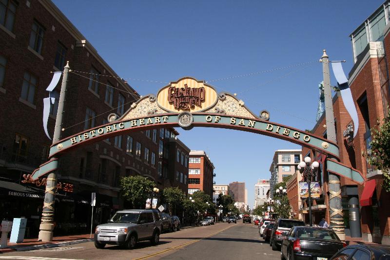 בית מלון כפרי Hampton Inn San Diego Downtown