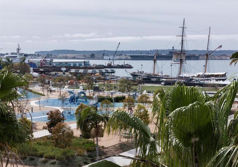 בית מלון כפרי Hampton Inn San Diego Downtown