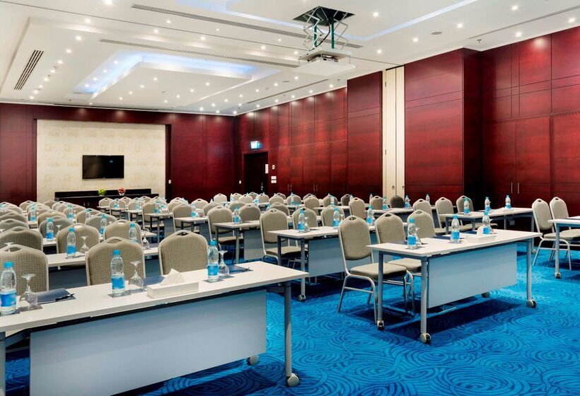 Отель Hilton Alexandria Green Plaza