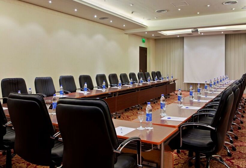 Отель Hilton Alexandria Green Plaza