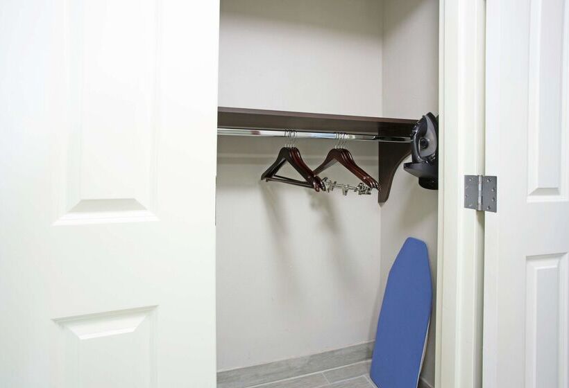 בית מלון כפרי Hilton Garden Inn Daytona Beach Oceanfront