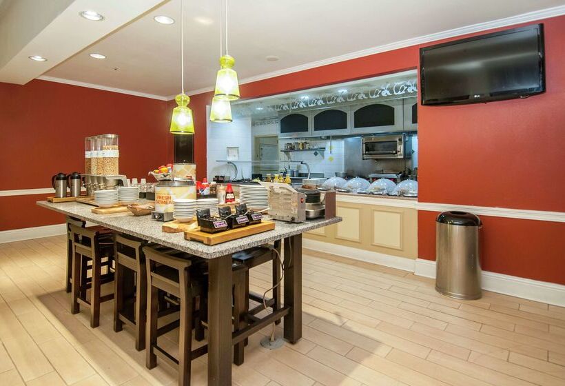 فندق Wyndham Garden New Orleans Airport