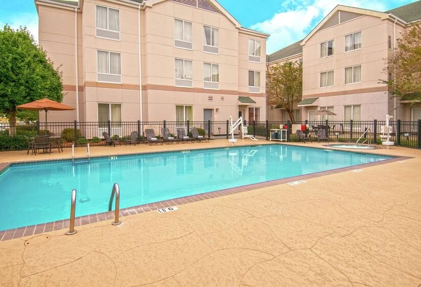 فندق Wyndham Garden New Orleans Airport