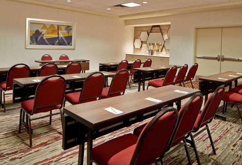 בית מלון כפרי Hilton Garden Inn Scottsdale Old Town