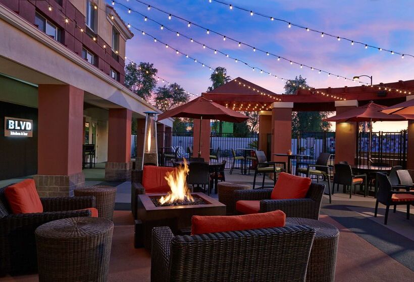 בית מלון כפרי Hilton Garden Inn Scottsdale Old Town