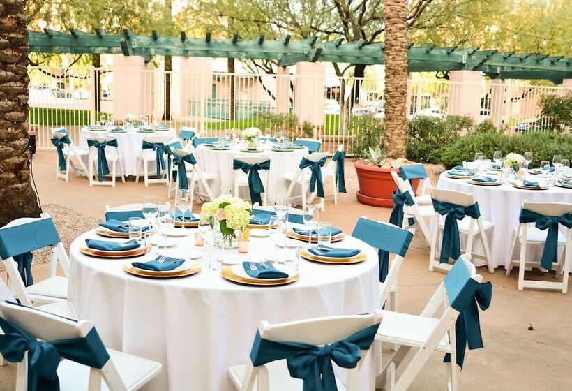 בית מלון כפרי Hilton Garden Inn Scottsdale Old Town