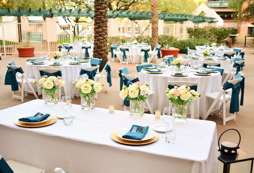 בית מלון כפרי Hilton Garden Inn Scottsdale Old Town