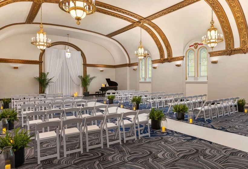 هتل Hilton New Orleans/st. Charles Avenue