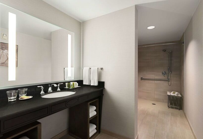 هتل Hilton New Orleans/st. Charles Avenue