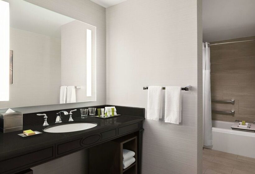 هتل Hilton New Orleans/st. Charles Avenue