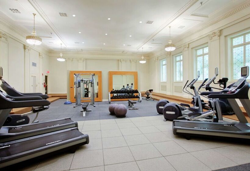 هتل Hilton New Orleans/st. Charles Avenue