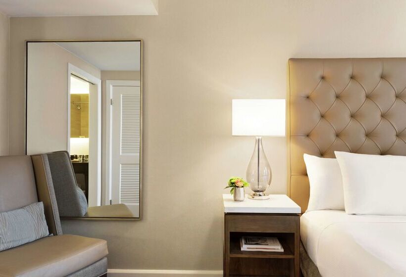 هتل Hilton New Orleans/st. Charles Avenue