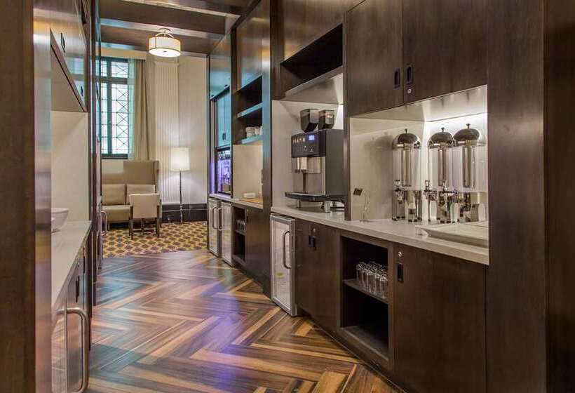 هتل Hilton New Orleans/st. Charles Avenue