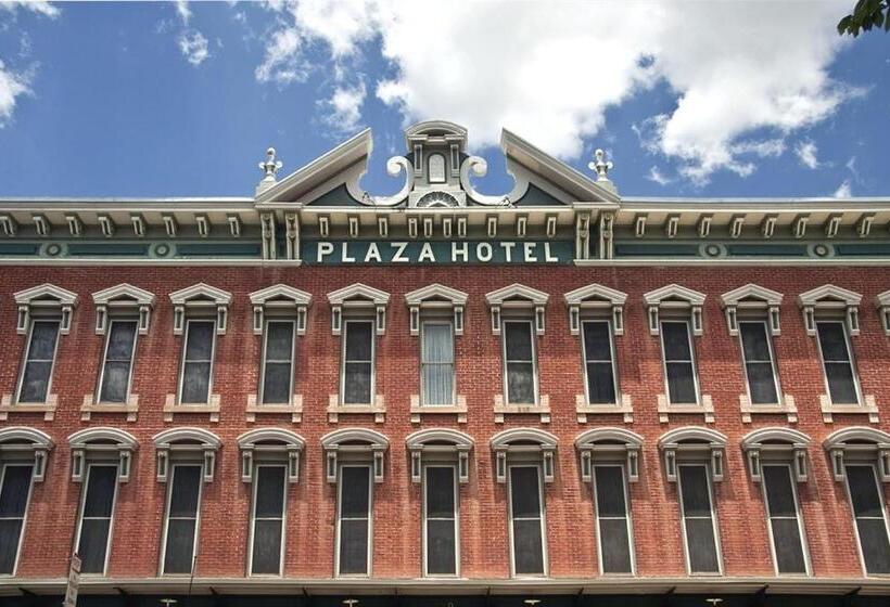 فندق Historic Plaza