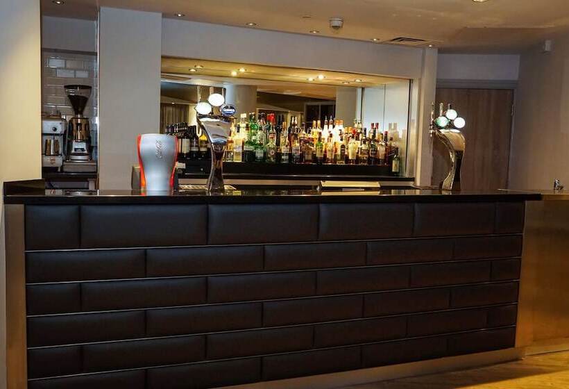 Отель Holiday Inn Ellesmere Port/cheshire Oaks, An Ihg