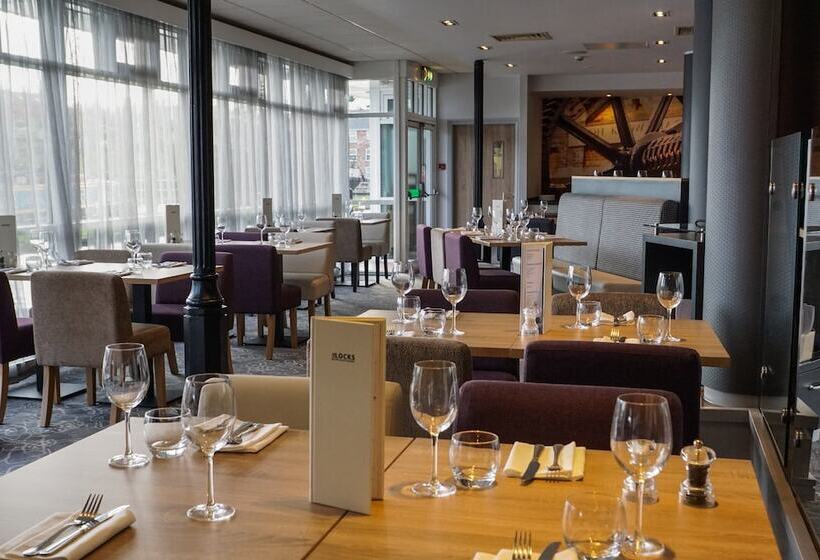 Отель Holiday Inn Ellesmere Port/cheshire Oaks, An Ihg