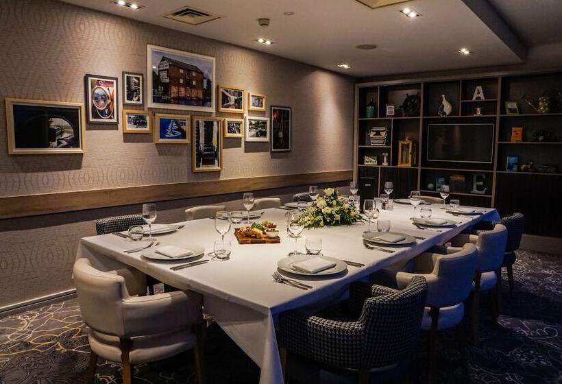 Отель Holiday Inn Ellesmere Port/cheshire Oaks, An Ihg