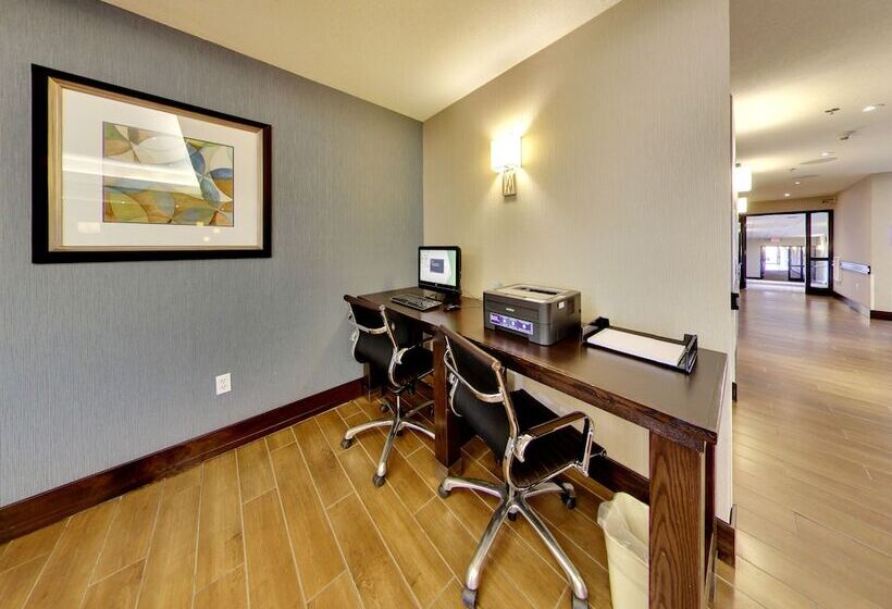 Holiday Inn Express Hotel & Suites   Edmonton International Airport, An Ihg