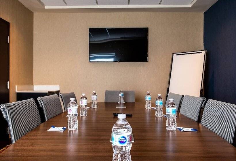 Holiday Inn Express Hotel & Suites   Edmonton International Airport, An Ihg