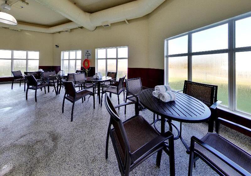 Holiday Inn Express Hotel & Suites   Edmonton International Airport, An Ihg