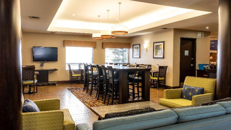 Holiday Inn Express Hotel & Suites Edmonton International Airport, An Ihg
