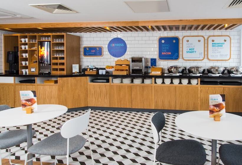 酒店 Holiday Inn Express Cardiff Bay, An Ihg