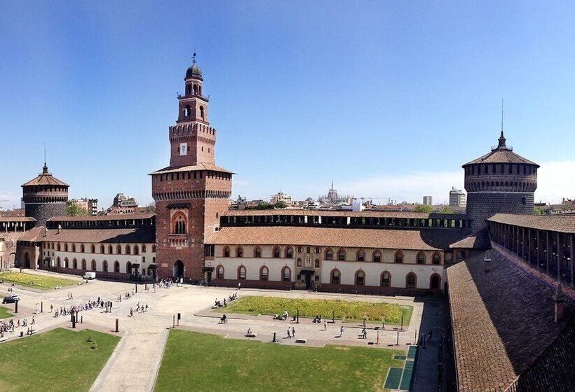 هتل Holiday Inn Milan Garibaldi Station, An Ihg