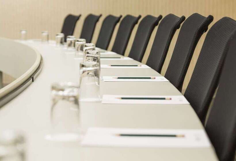 فندق Ivey Spencer Leadership Centre