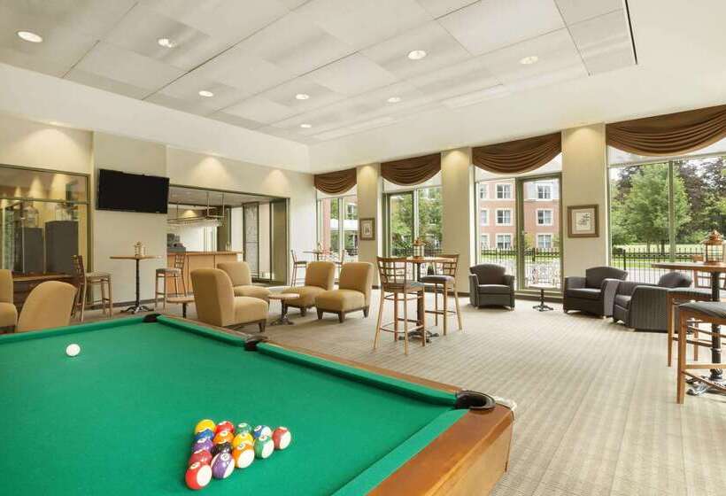 فندق Ivey Spencer Leadership Centre