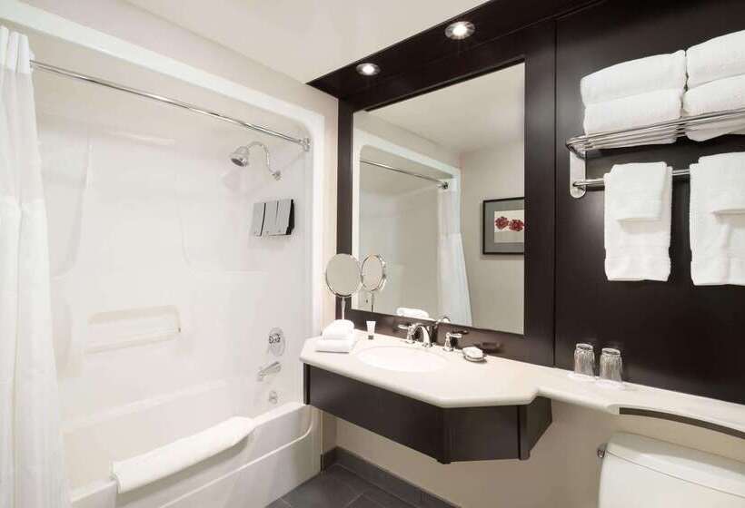 فندق Ivey Spencer Leadership Centre