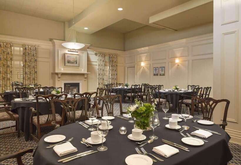 فندق Ivey Spencer Leadership Centre