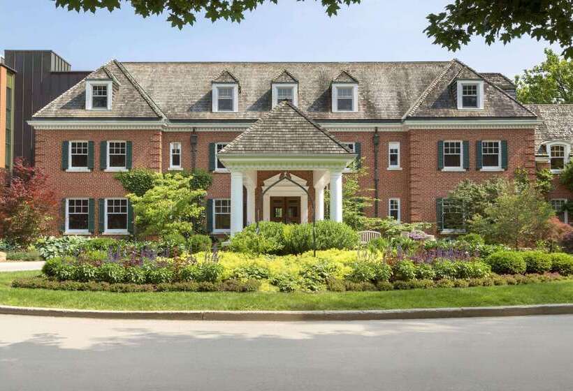 فندق Ivey Spencer Leadership Centre