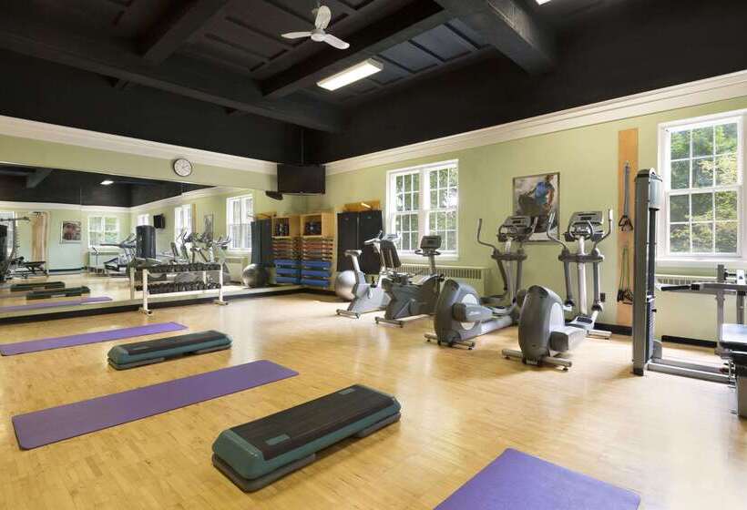 فندق Ivey Spencer Leadership Centre