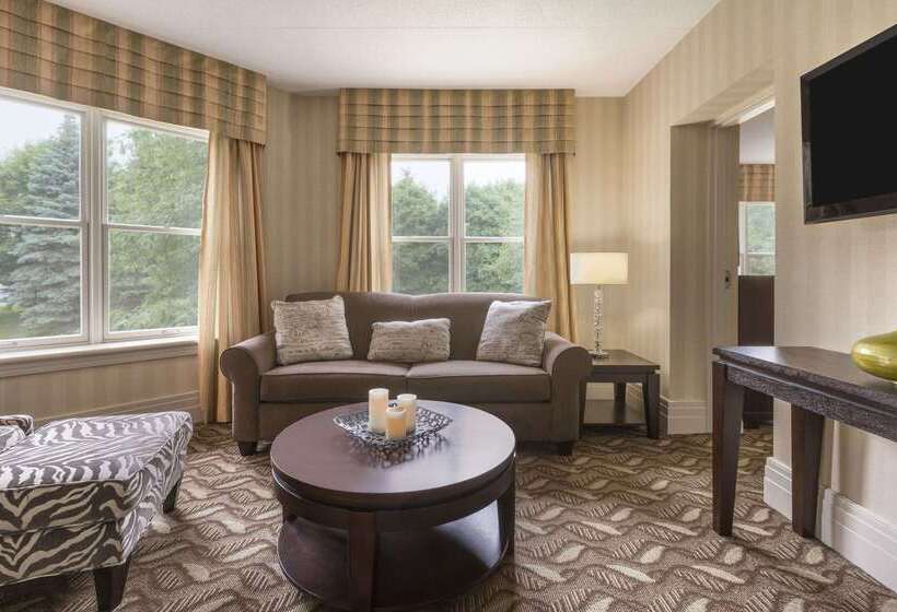 فندق Ivey Spencer Leadership Centre