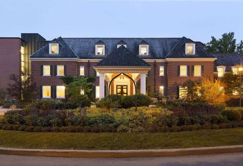 فندق Ivey Spencer Leadership Centre