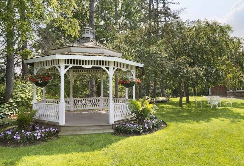 فندق Ivey Spencer Leadership Centre